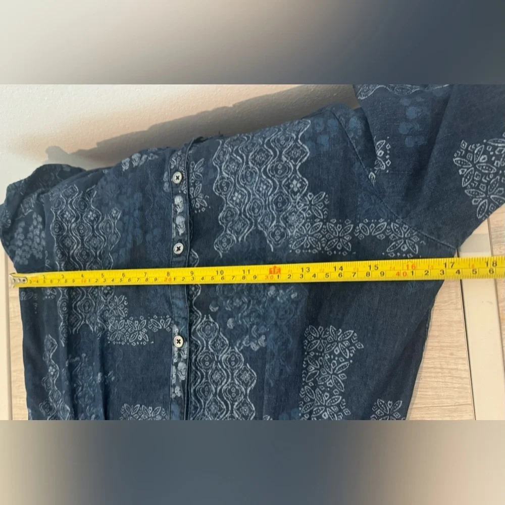 Free People Indigo Daze Denim Chambray Printed Jumpsuit Tie Sleeves Boho Size XS - Picture 9 of 13